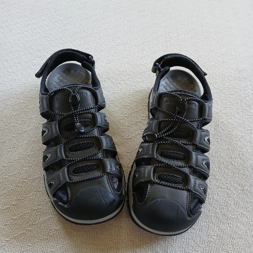 skechers ♡ tresmen sandals luxe foam relaxed fit sandals mens 9 gorpcore trail